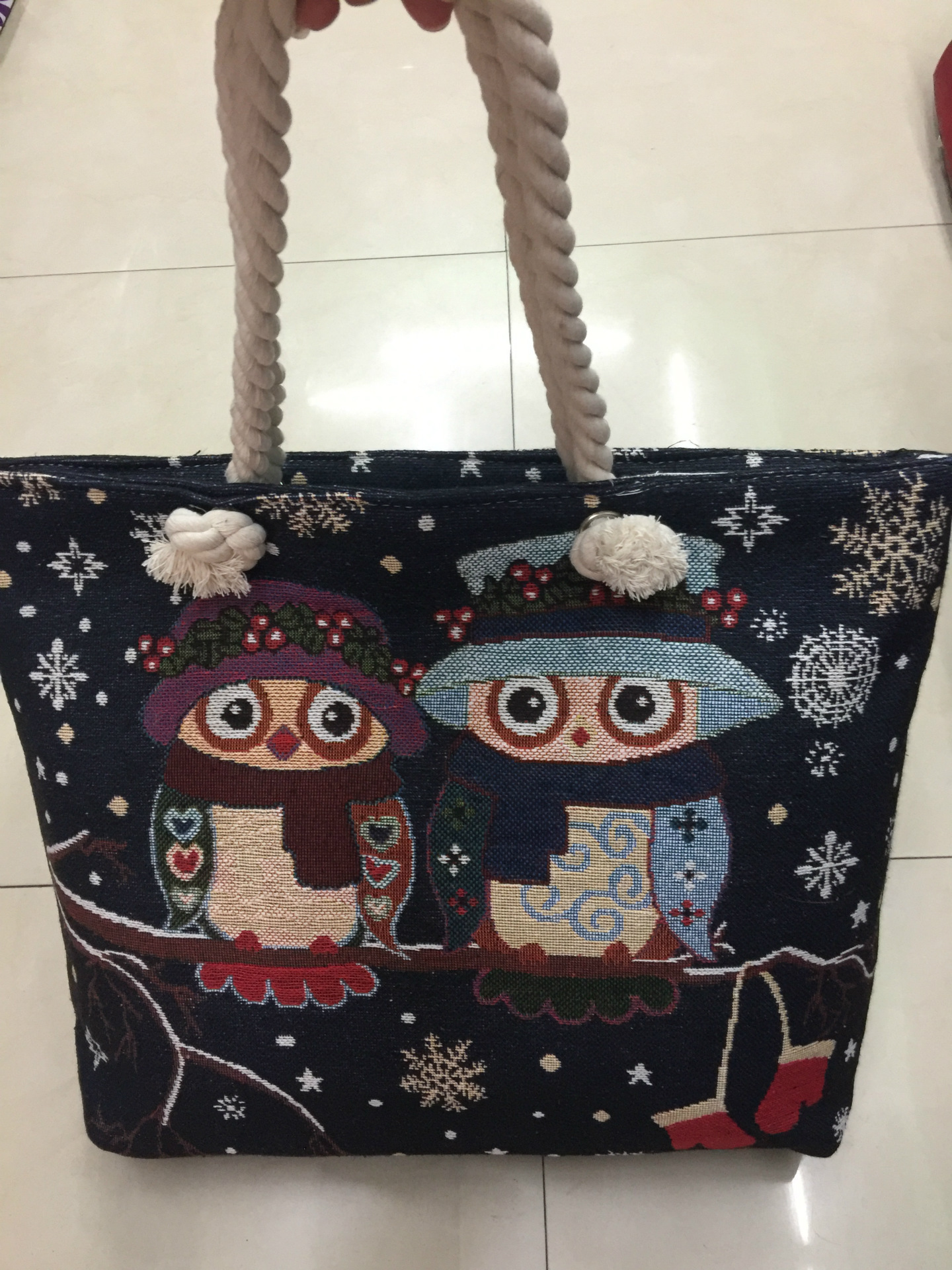 New printed canvas hand-held shopping bags and cute elephant flower fabric shopping bags are now available in stock