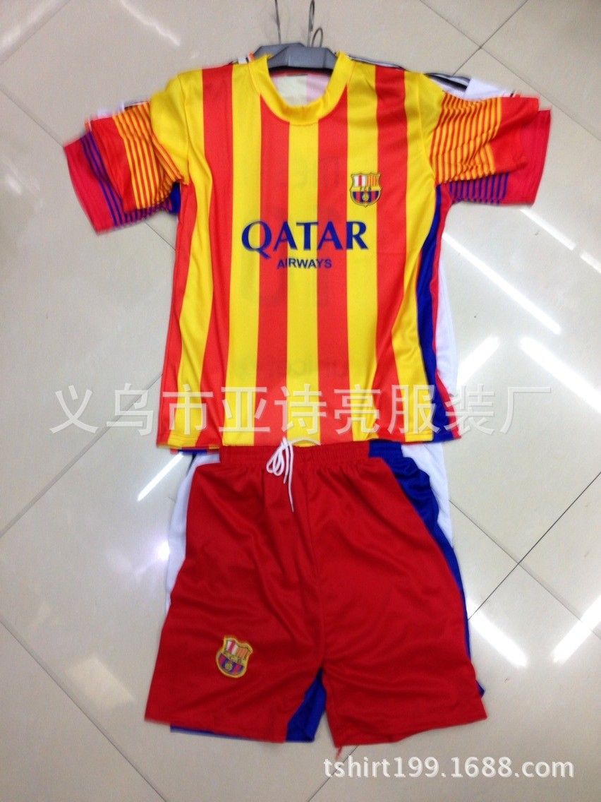 Real Madrid jerseys, Barcelona jerseys, football fans, football enthusiasts, round-neck and V-neck jersey sets