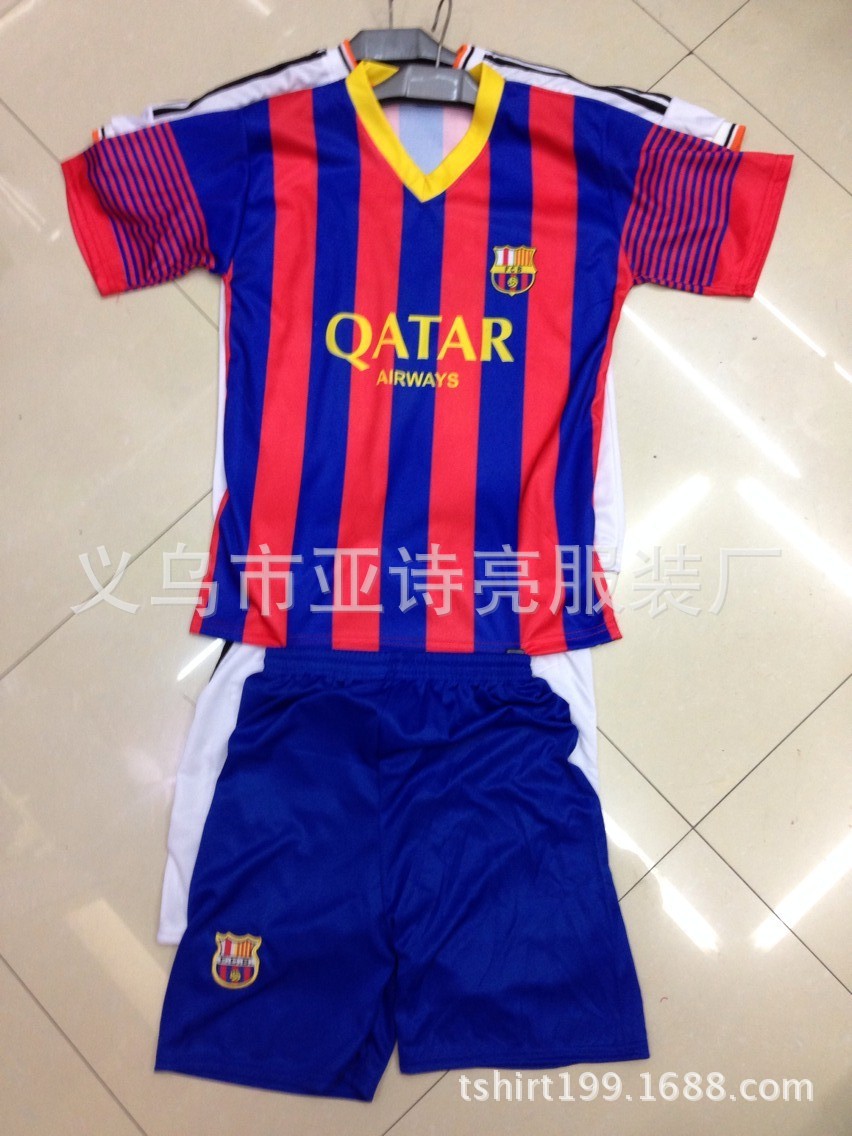 Real Madrid jerseys, Barcelona jerseys, football fans, football enthusiasts, round-neck and V-neck jersey sets details Picture