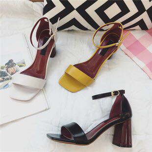 粗跟简单经典凉鞋细节图