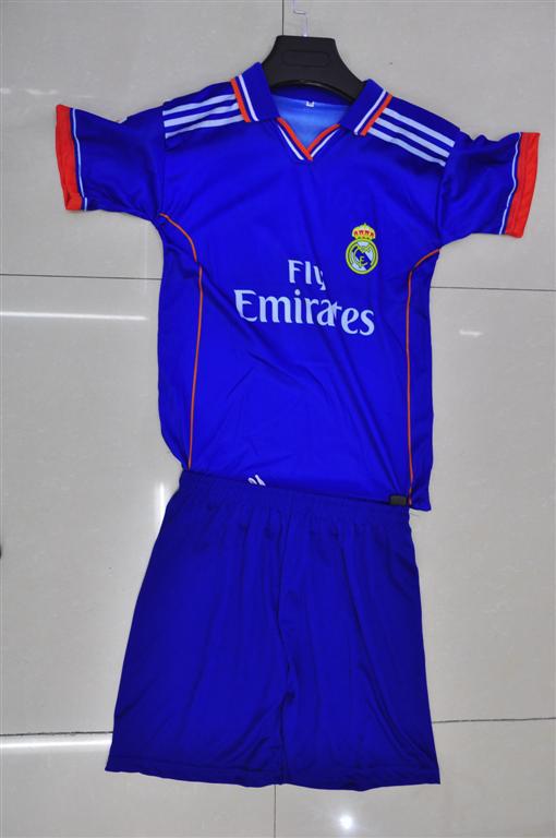 Real Madrid jerseys in stock, Barcelona jerseys, football fans' favorite football fan sets, lapel jersey sets