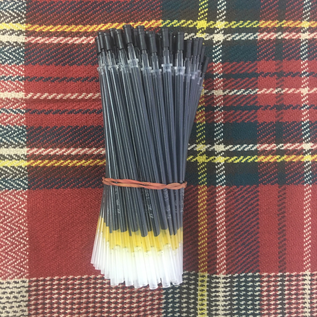 厂家直销 促销中性笔芯 0.5mm 红色 蓝色 黑色 