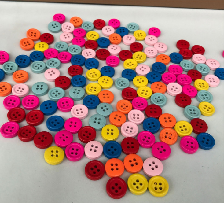 厂家直销 彩色四眼木纽扣 DIY儿童卡通毛衣扣 木质纽扣 木头扣子产品图