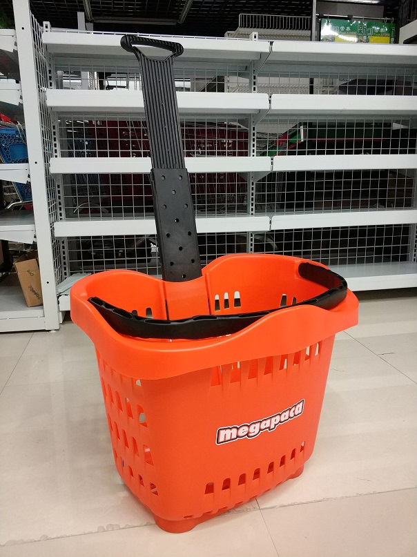 Supermarket shopping basket Plastic basket two-wheel pull rod Apple handle shopping basket 55L Application Scenario