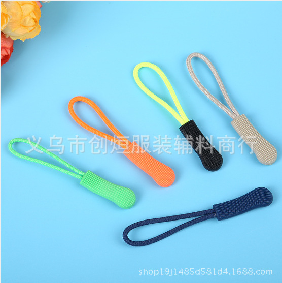 Factory direct sales of injection-molded zipper pulls for clothes, bags and handbags. Some of the pull pulls are in stock details Picture