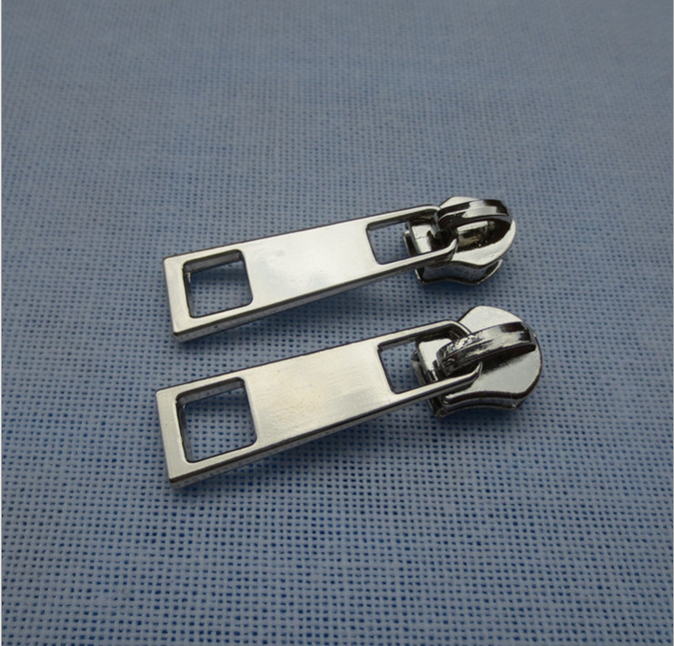 促销 高档精品拉头现货 5号金属方孔拉链片 订做5#金属箱包拉链头