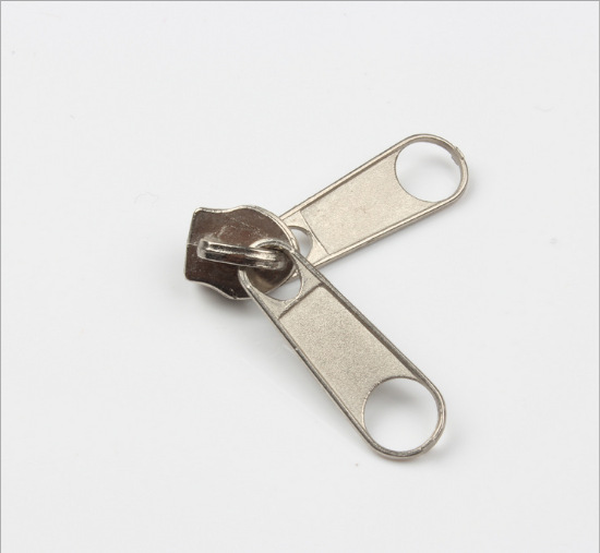 Factory direct sales: 5# electric white double pull TAB nylon zipper metal pull TAB for luggage and quilt covers in stock