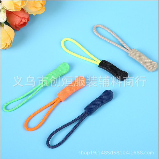 Factory direct sales of injection-molded zipper pulls for clothes, bags and handbags. Some of the pull pulls are in stock Specification image
