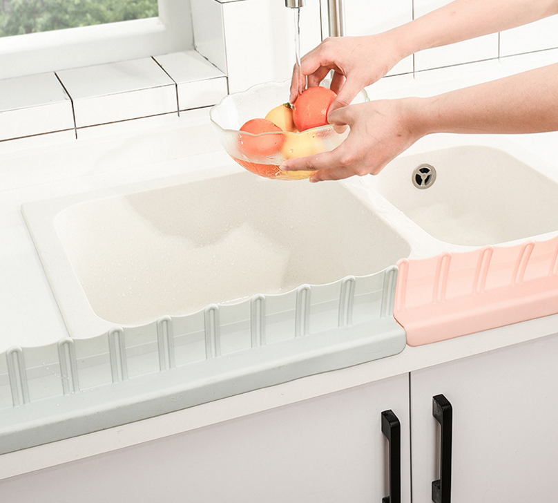 Suction cup pool water baffle Creative kitchen household sink splash baffle