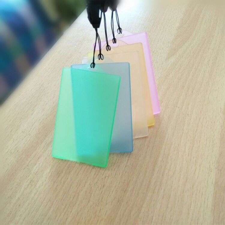 磨砂透明硬塑料公交卡套银行卡身份证件学生饭卡套IC保护套