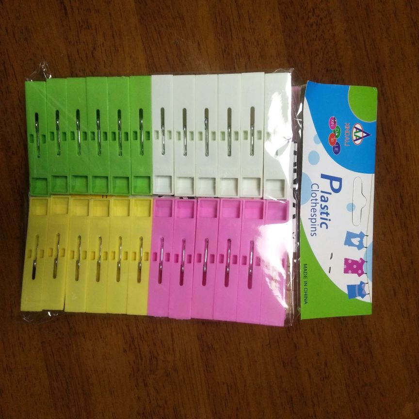 Plastic jacket clip wind clip