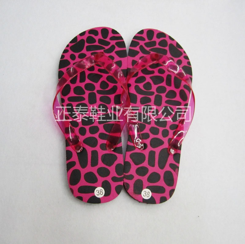 We offer women's flip-flops with milk pattern transparent crystal straps