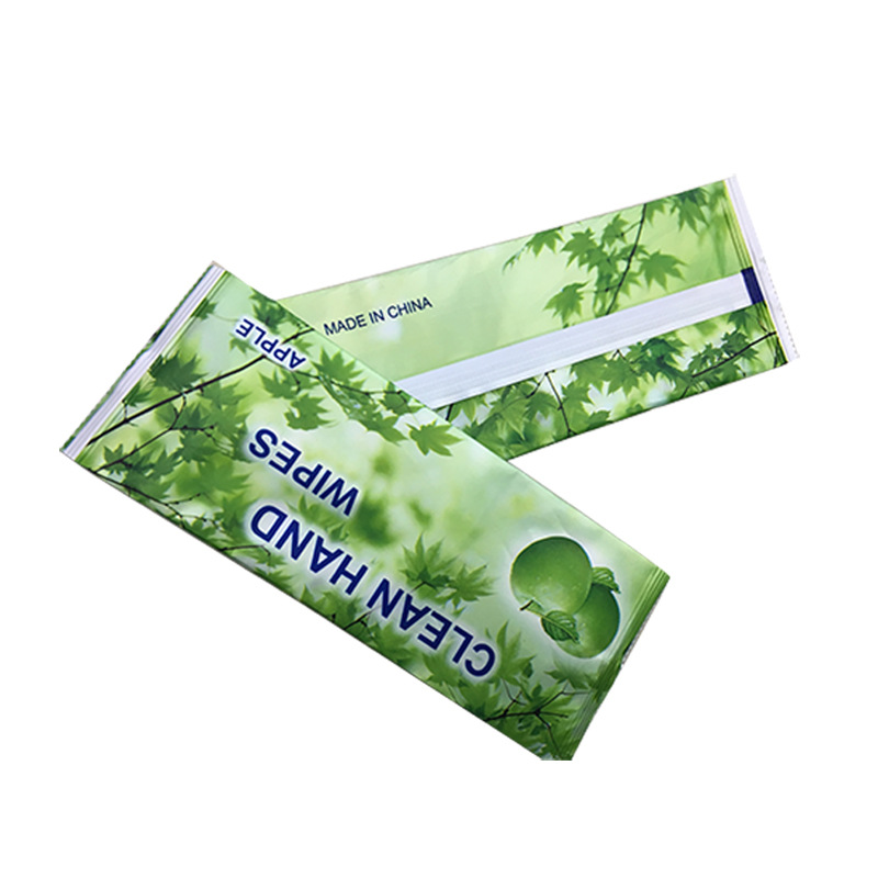 Single-piece wet wipes, simple disposable wet wipes, cleaning wet wipes, creative wet wipes, customized hotel advertisements, disinfection wet wipes Application Scenario