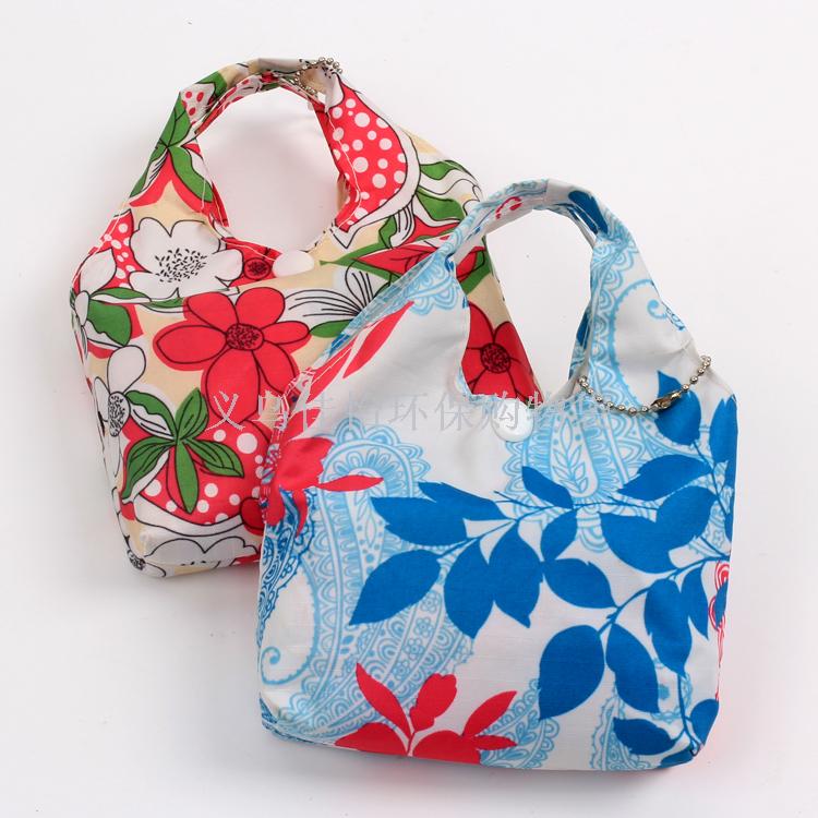 We are in stock of large and small printed mother-child pvc shopping bags, printed shopping bags, shoulder bags, 38*60
