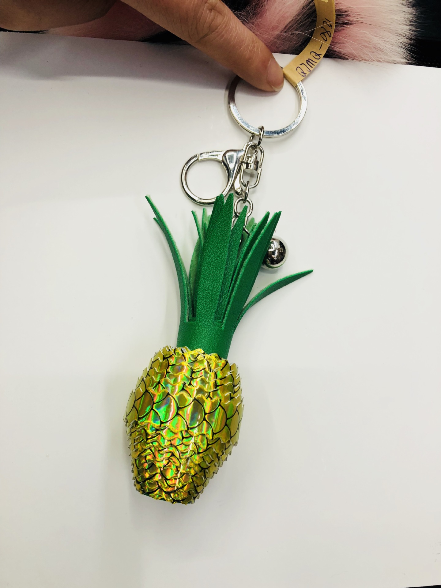 爆款PU菠萝钥匙扣立体亮彩菠萝钥匙圈厂家直销包包手机挂件定制细节图