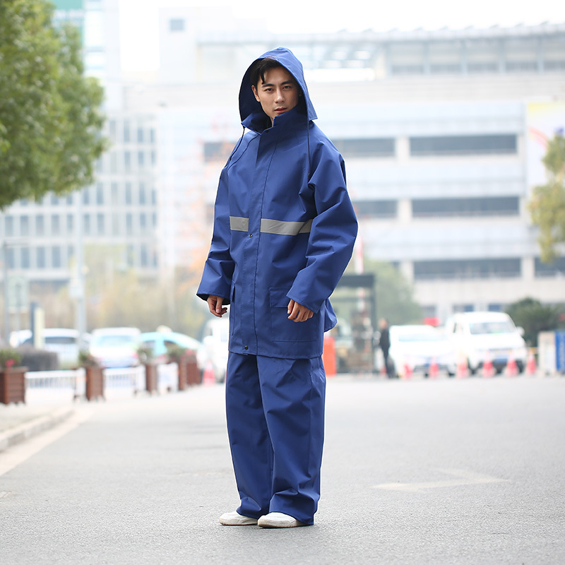 Wholesale of new export products such as polyester and pvc split raincoats, reflective strips, rain covers, adult waterproof rain gear, and daily necessities details Picture