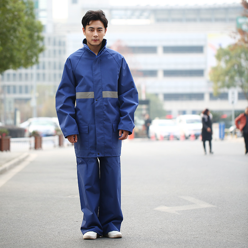 Wholesale of new export products such as polyester and pvc split raincoats, reflective strips, rain covers, adult waterproof rain gear, and daily necessities