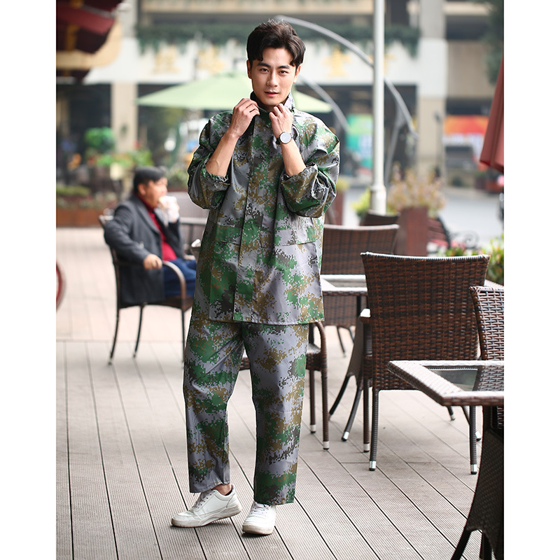 European and American fashionable men's digital camouflage split raincoats are selling well in foreign trade. Adult outdoor cycling raincoat sets details Picture