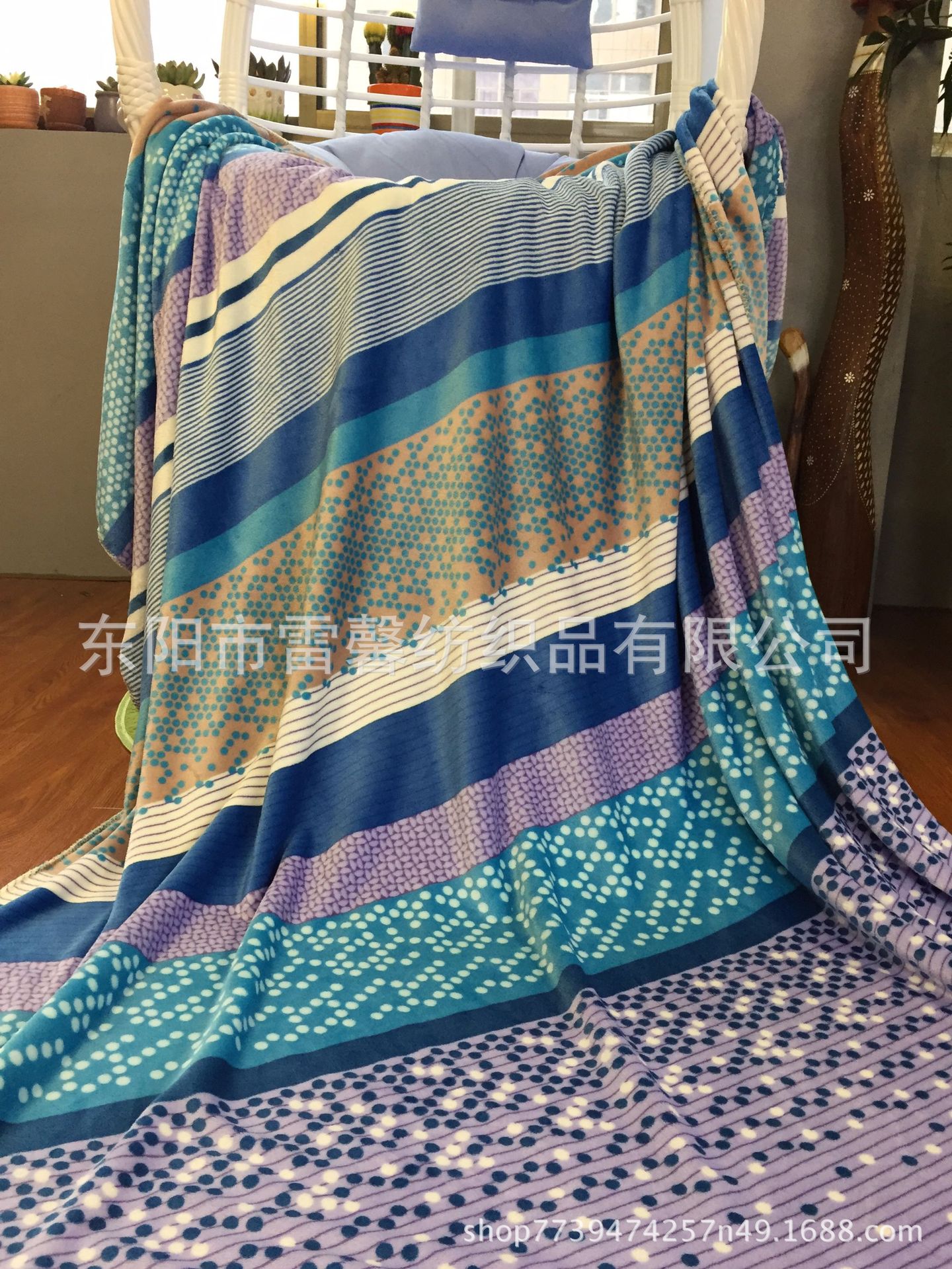 雷馨纺织 法莱绒超柔双层复合毯 法莱绒毛毯产品图