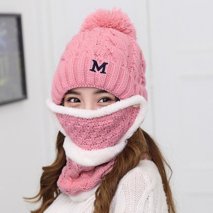 Hats, masks, scarves, suits, woollen hats, new warm ear protectors, knitted hats, cycling caps and velvet neckpieces