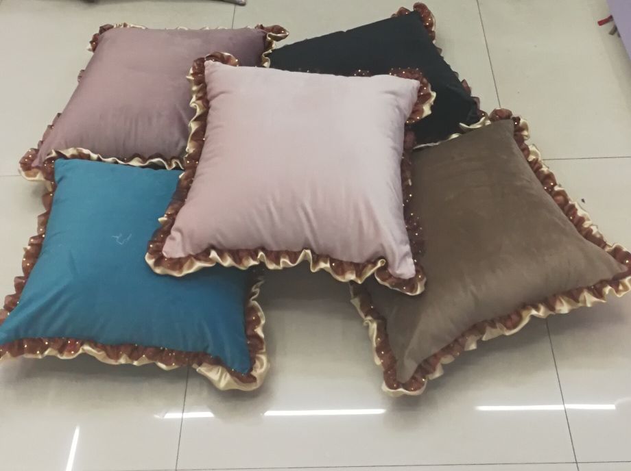 European Fashion Simple Plain Color Pure South And Velvet Ruffled Edge Throw Pillow Cushion Cover details Picture