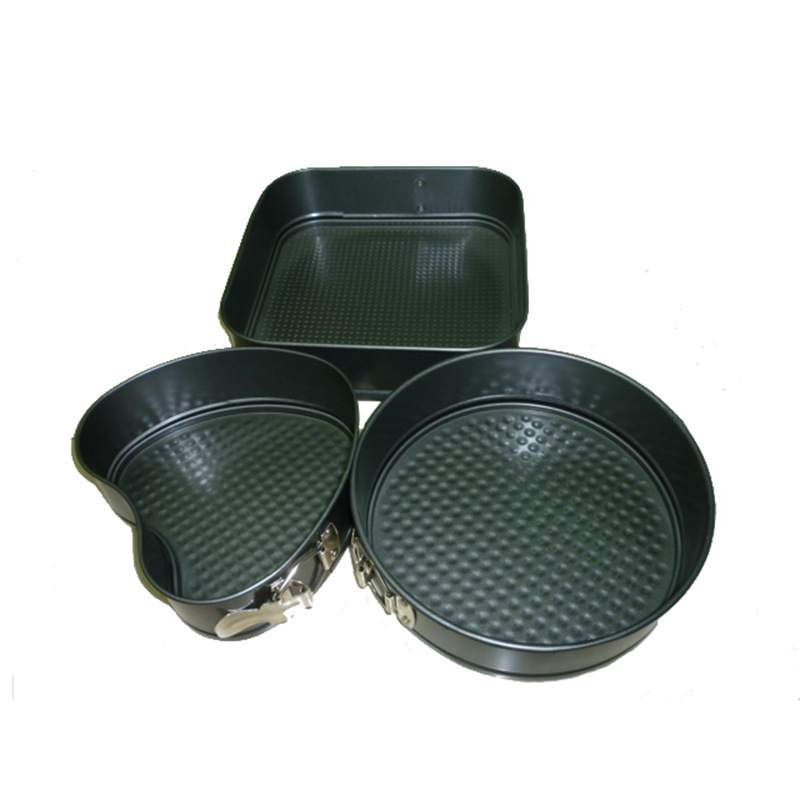Factory direct sales of square and heart-shaped cake molds with buckles, three-piece set of stainless steel DIY cake baking molds Application Scenario