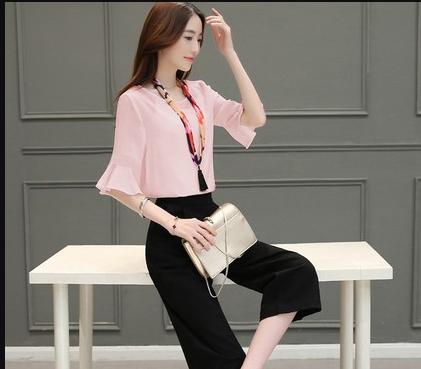 A two-piece Korean-style wide-leg capri pants with flared sleeves details Picture