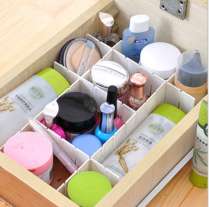 Six-piece plastic drawer organizing partition, freely combinable drawer organizing partition