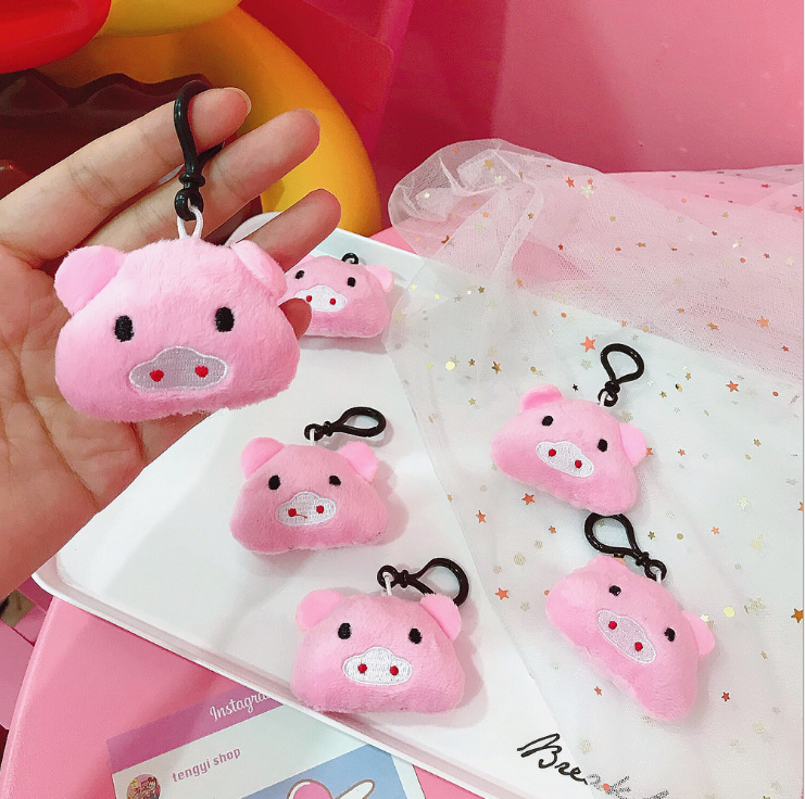 Korean cute and girlish pink piggy keychain, plush piggy bag pendant, piggy girl key chain Application Scenario