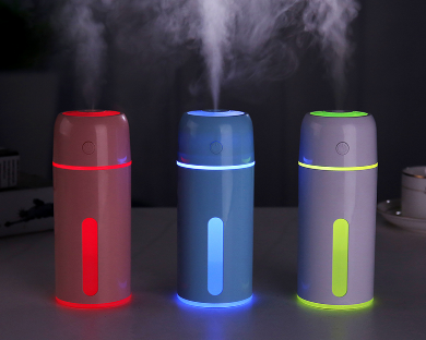 迷你USB加湿器 炫彩杯加湿器 车载办公净化器产品图