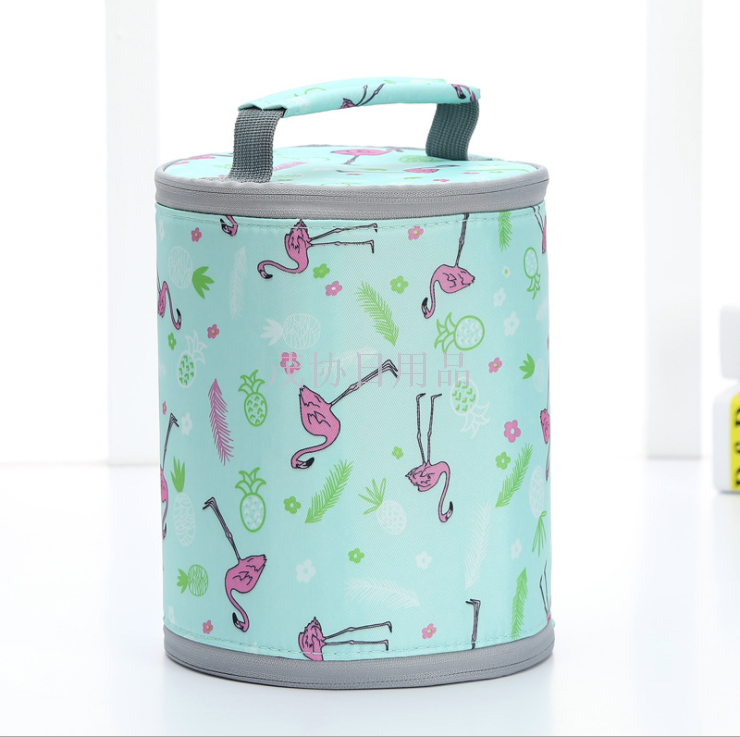 New lazy person picnic bag, one-piece portable bento bag, folding ice pack Application Scenario