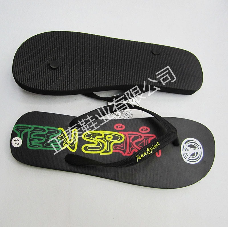 Custom-made oversized flip-flops for foreign trade, flat and anti-slip beach rubber flip-flops Application Scenario