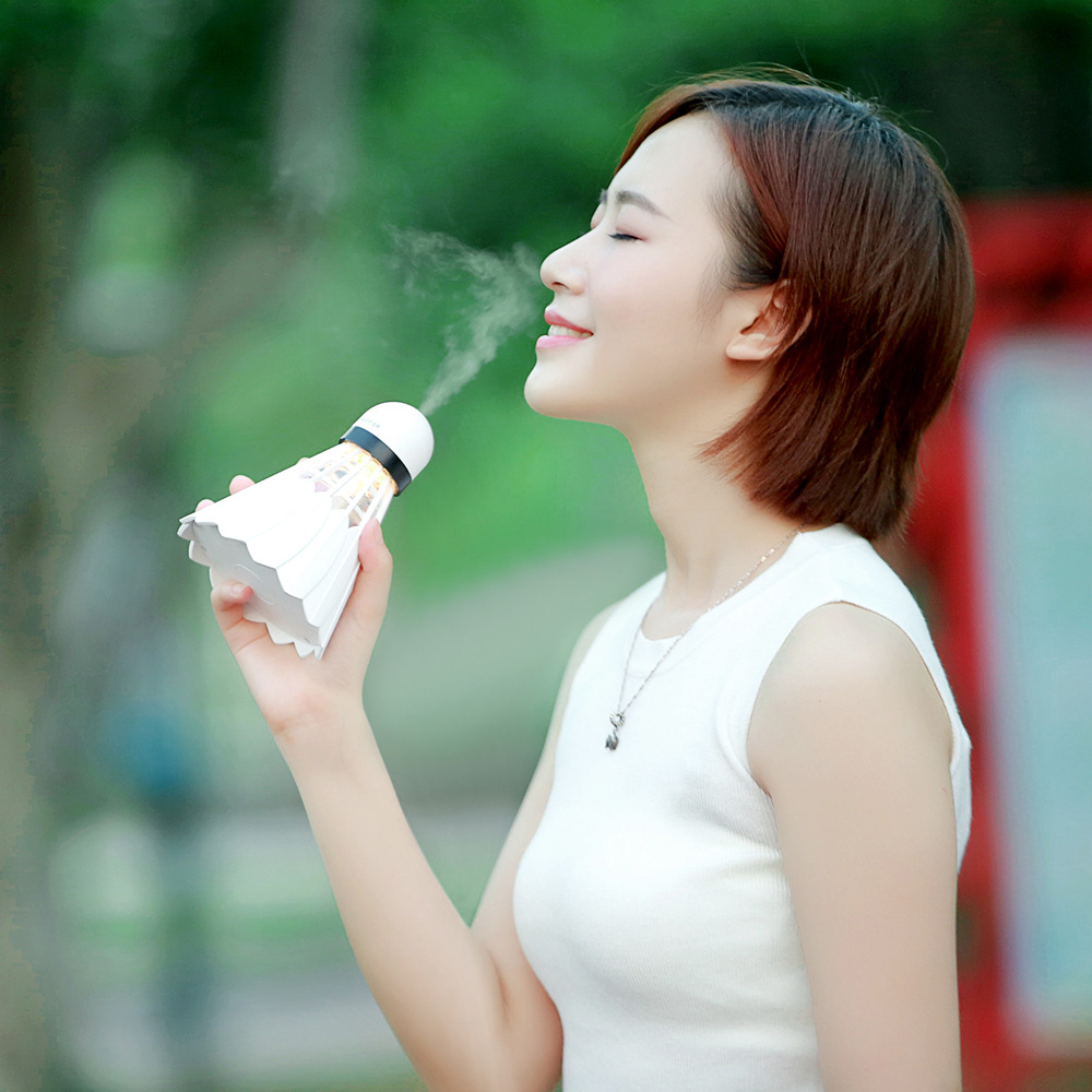 Badminton humidifier, mini home office desktop, creative usb humidifier, spray, silent night light Application Scenario