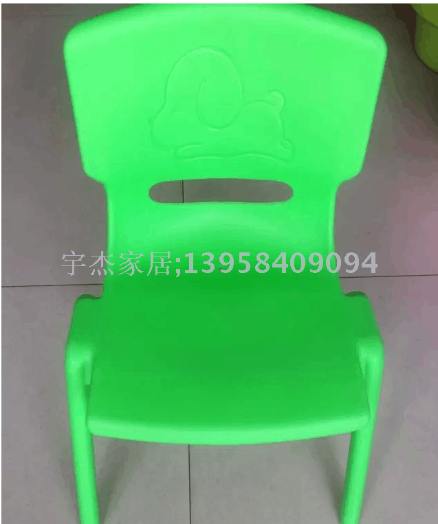 儿童椅子产品图