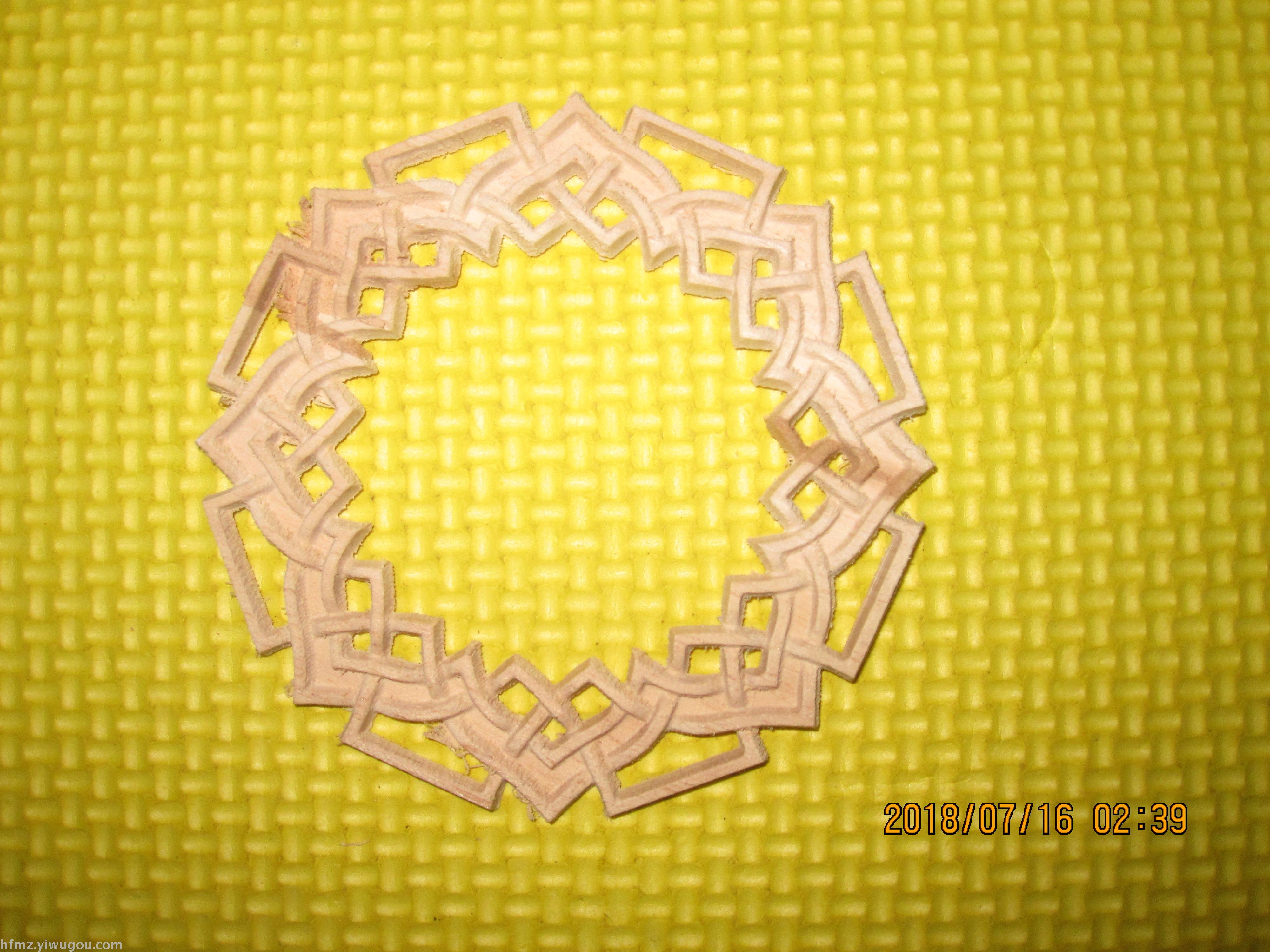 木片 立体精雕圆片图