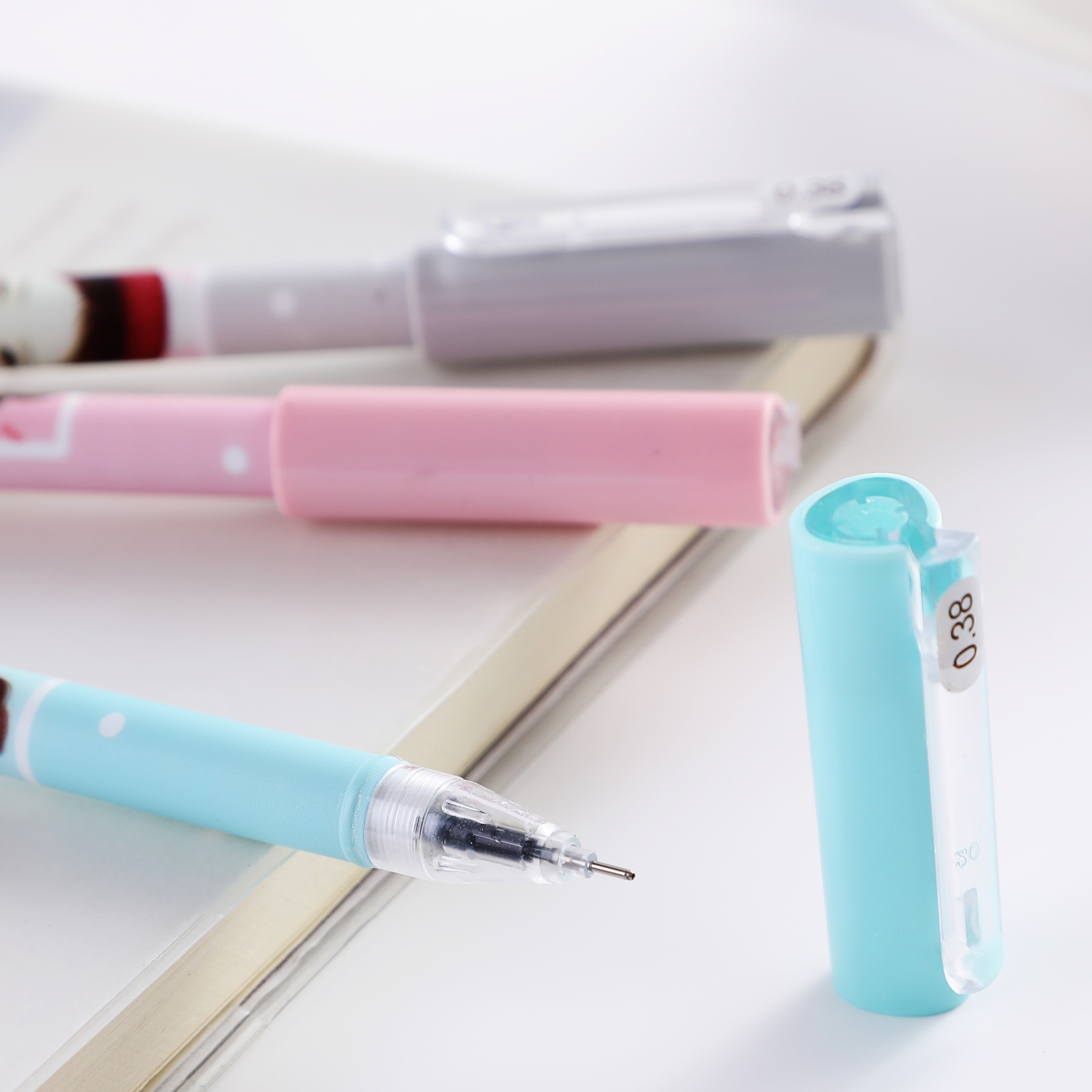 Factory direct sales: Wanbang 9401 new gel Pen Cartoon Full Needle tube Korean version Mocha Time Pen 0.38 Application Scenario