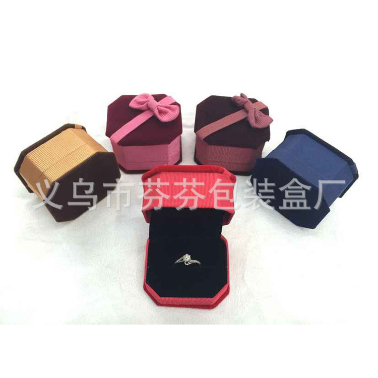 时尚老款八角戒指盒高档绒布包装礼盒蝴蝶结首饰盒耳环盒现货批发产品图