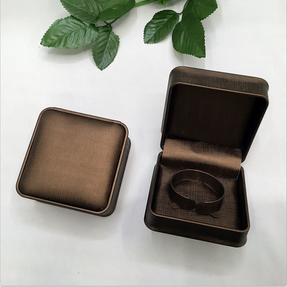 新款批发皮革塑胶戒指盒 耳环 袖扣盒 珠宝饰品盒 首饰包装盒纸盒细节图