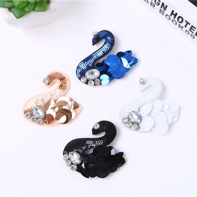 Manufacturers Spot Mini Trumpet Swan Bee Cloth Patch Hand-Nailed Beads Beads Glitter Corsage Patch Clothing Accessories