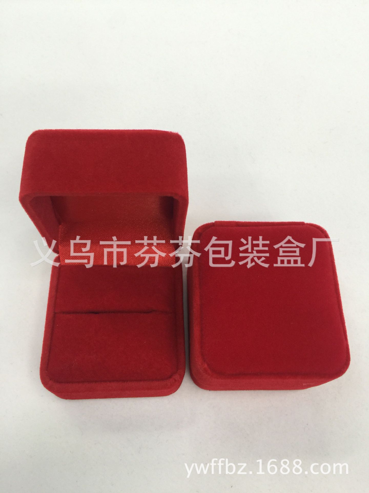 现货供应首饰盒包绒布戒指盒 情侣双戒盒 求婚戒指盒首饰品包装盒产品图