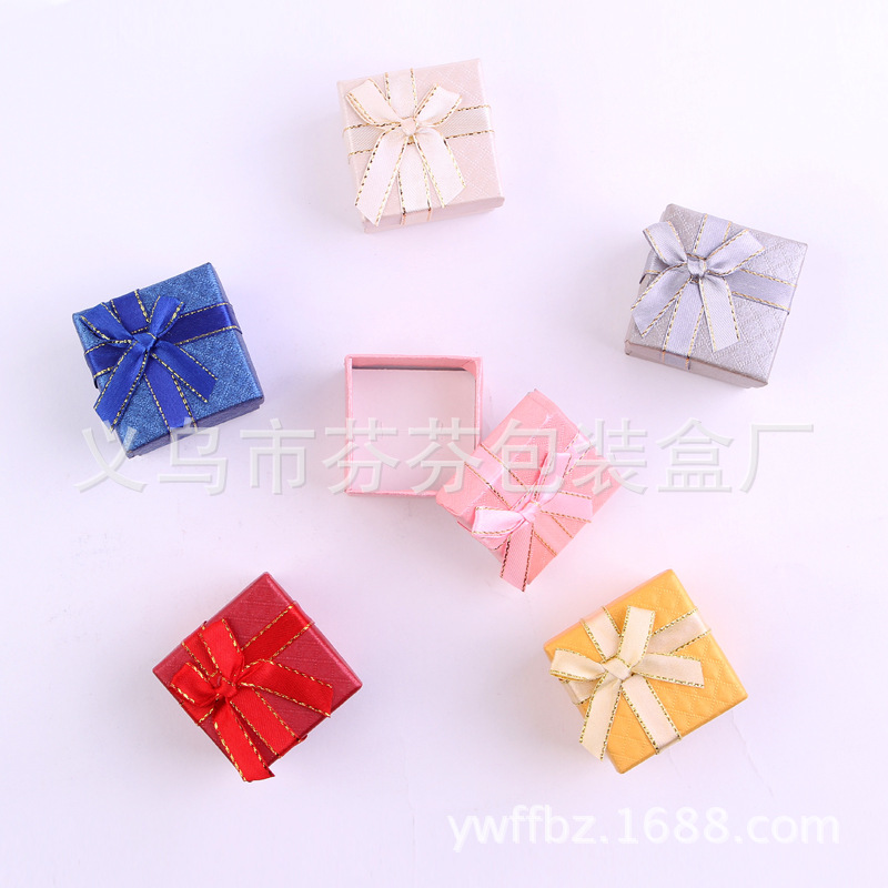 现货批发蝴蝶结精美纸盒 戒指盒子 钻石金边花纹首饰包装饰品盒