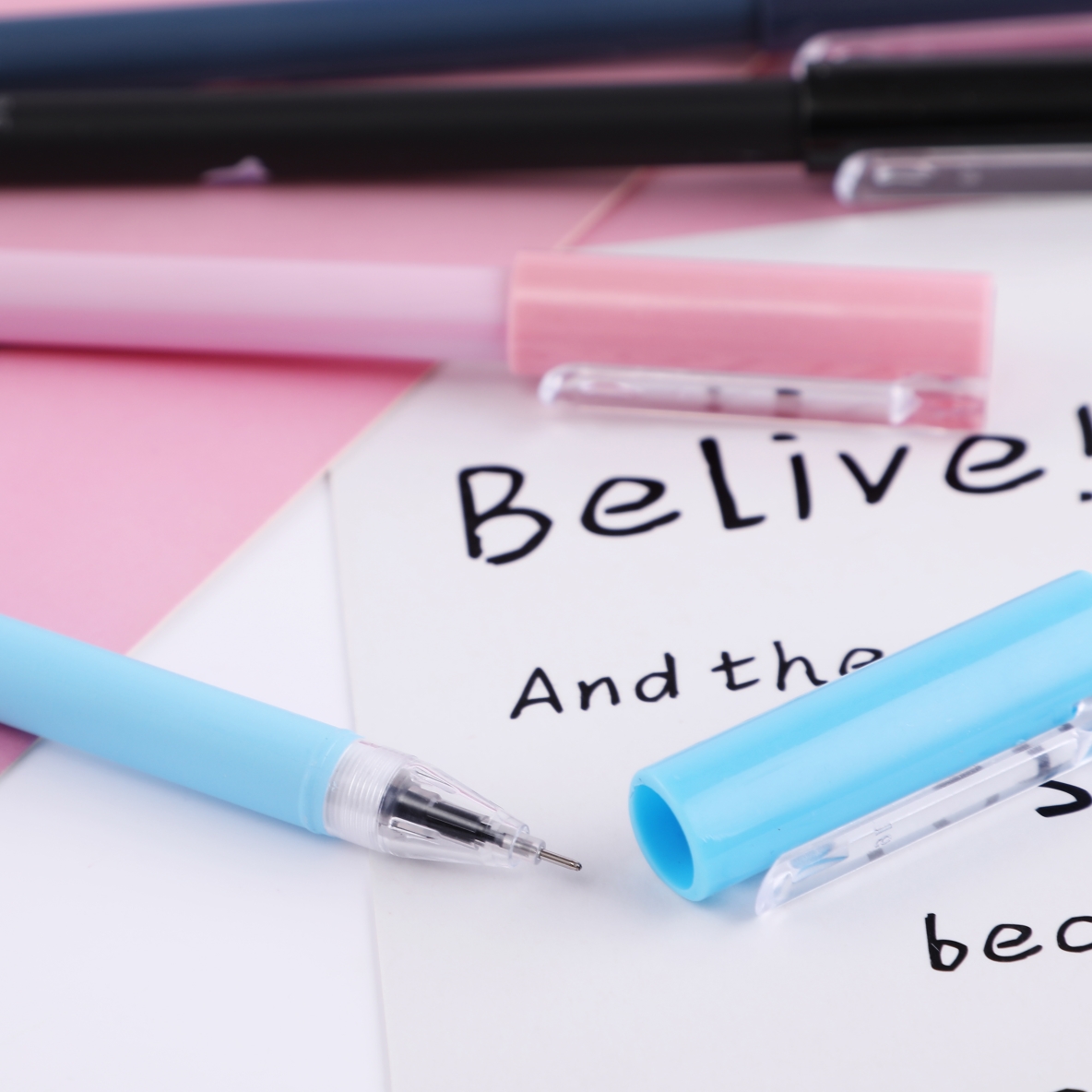 Wanbang 9016 Student Gel Pen Exam Special 0.38mm cartoon creative acrylic Stand as a gift Specification image