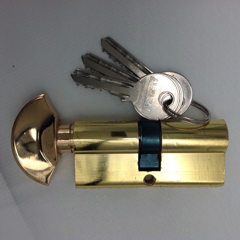 Shuzan custom tree root mesh glass film 70 zinc alloy lock body fan-shaped knob single opening lock core customized window screen lock is safe and reliable Application Scenario