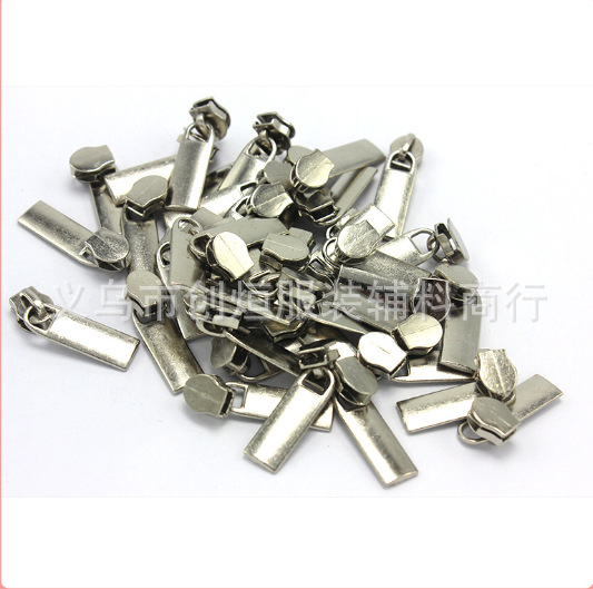 Promotion: High-end premium zipper pulls in stock. Custom-made 5# nylon smooth plate zipper pulls. 5# metal luggage zipper pulls details Picture
