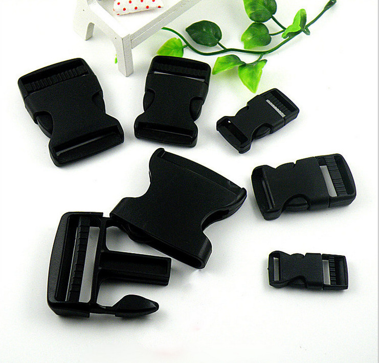 Factory direct sales of plastic word-shaped buckles and plastic locks for luggage accessories. Customized wholesale from the factory details Picture