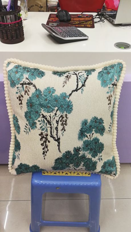 Fashionable European-style Shinier home sofa, car hotel cushion, throw pillow, backrest, waist pillow, square pillowcase Specification image