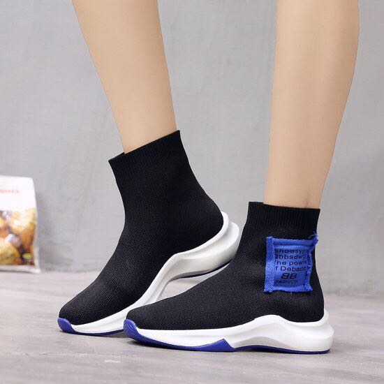 飞织轻底女鞋产品图