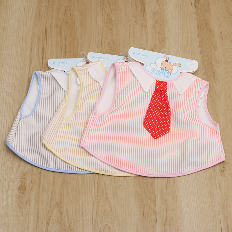 Wholesale of the 2018 new style children's bibs with tie straps, protective clothing, vertical stripes, lapel and saliva wipes from the manufacturer