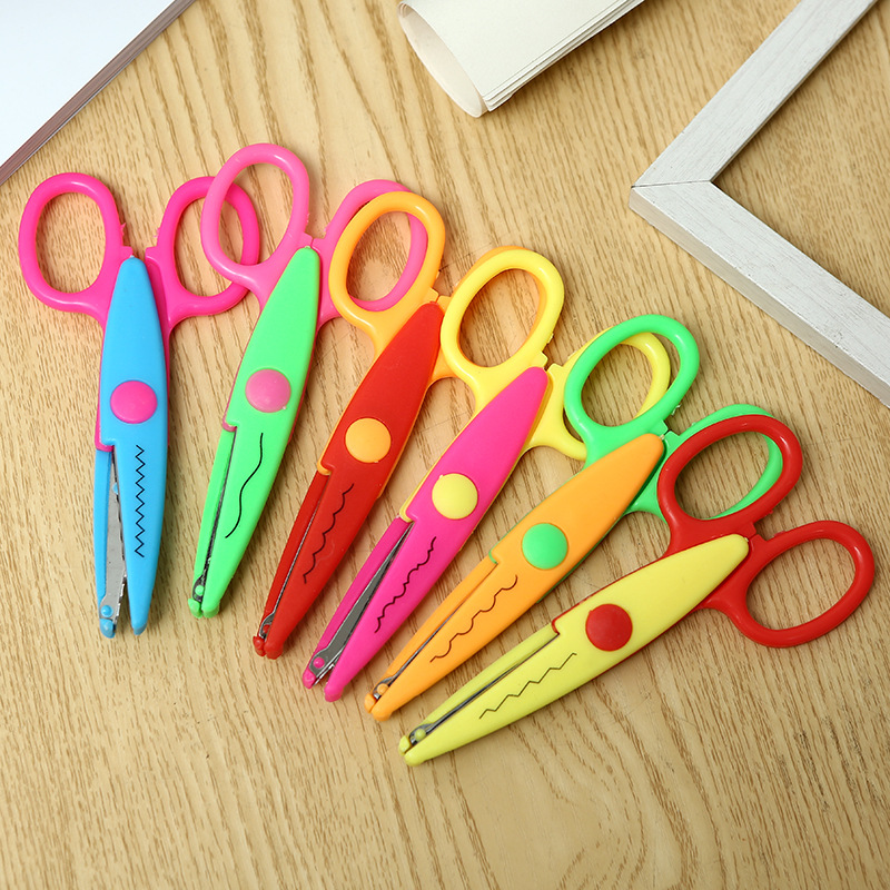 韩国创意新款 学生学习文具生活用品 创意花边剪刀 可爱安全剪刀