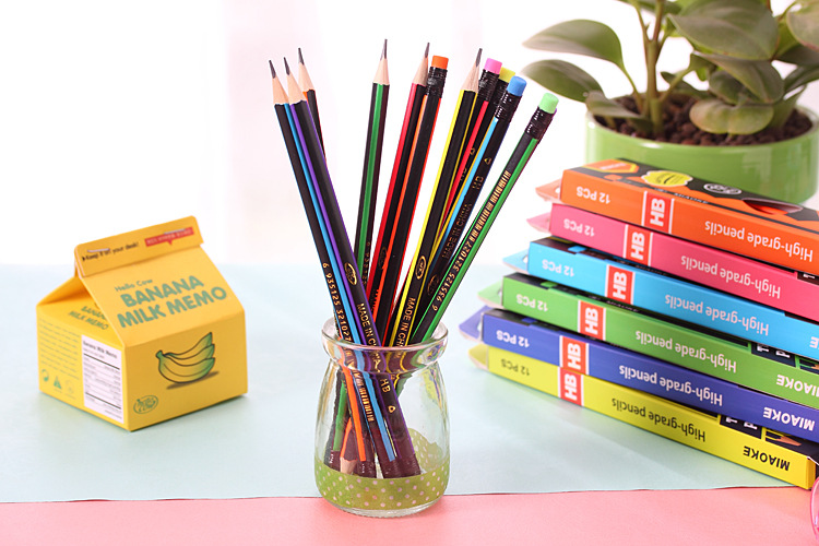Korean creative student hb wooden pencil with triangular rod Pencil children hex rod box with round rod with rubber head